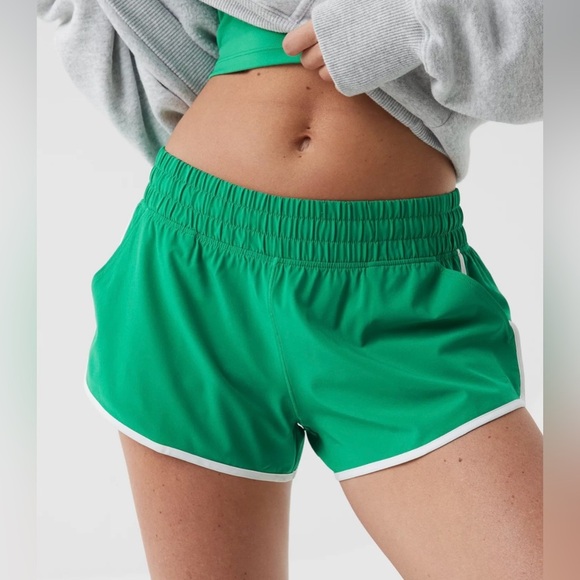 Aerie Women's OFFLINE Hot Stuff Low Rise Short-Green-Size Medium - Picture 2 of 9